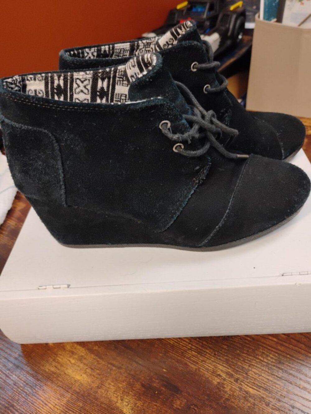 TOMS Black Suede Lace-Up Wedge Ankle Booties Women’s Size 8.5